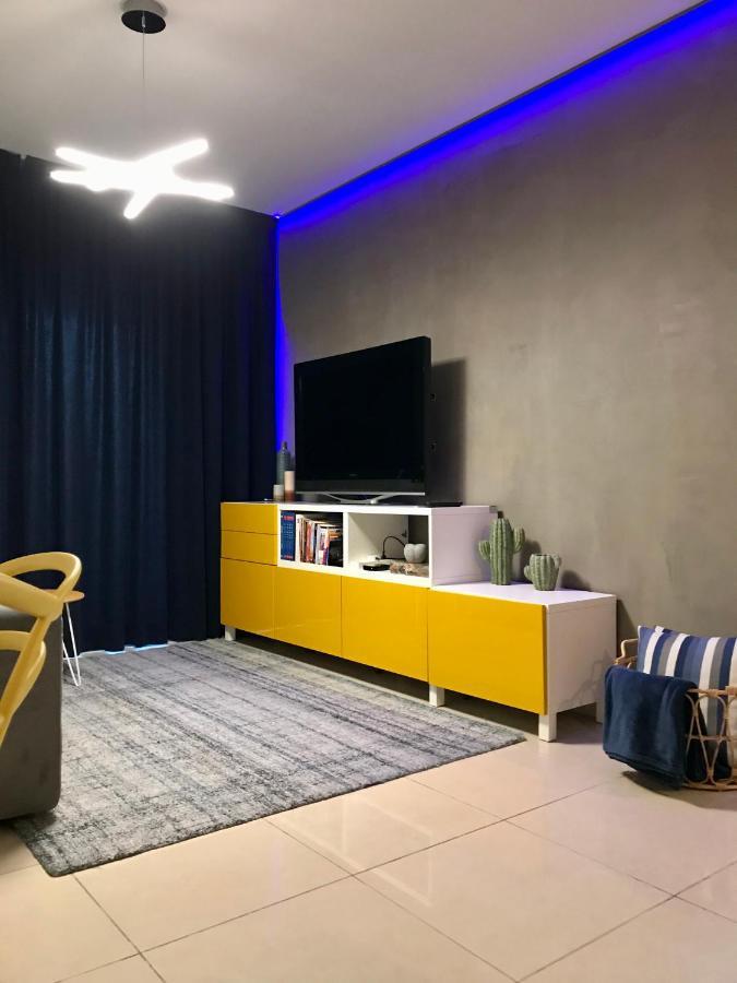 Fat Cow Apartment 101 Larnaca Ngoại thất bức ảnh