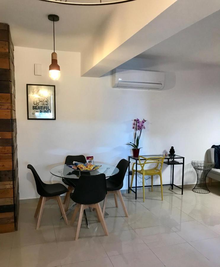 Fat Cow Apartment 101 Larnaca Ngoại thất bức ảnh
